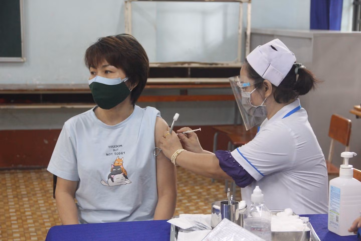 Thành phố Hồ Chí Minh chuẩn bị thực hiện việc tiêm chủng cho trẻ em (ảnh minh họa: P.L)