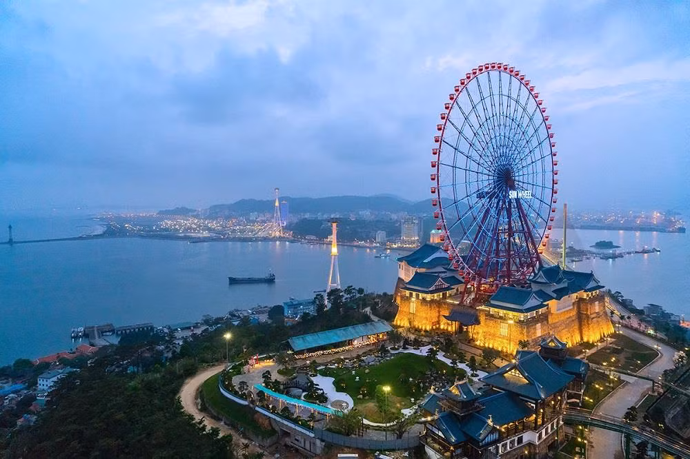 Sun World Halong Complex. Sun World Halong Complex.