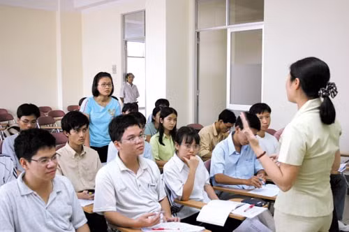 Giáo viên dự bị đại học (Ảnh minh họa: giaoducthoidai.vn).