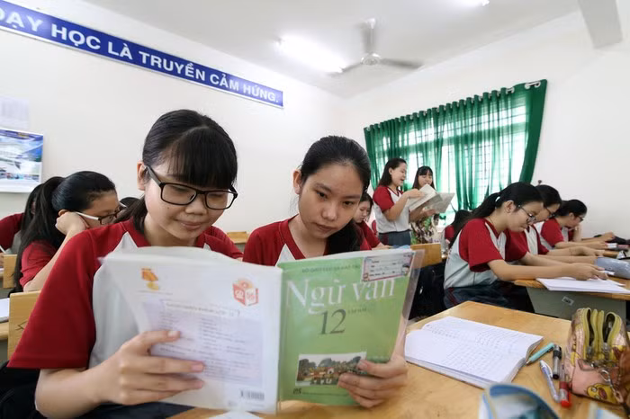 Cần nâng cao vai trò của việc dạy và học môn Ngữ văn (Ảnh minh họa: Báo Giáo dục và Thời đại).