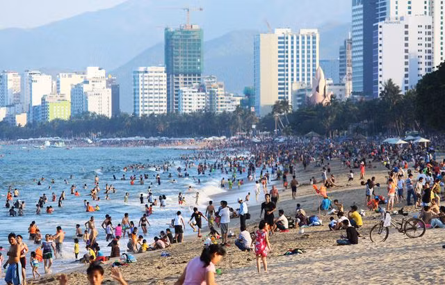 Năm 2018, miền Trung đã đón được trên 54 triệu lượt khách du lịch, trong đó có 11,9 triệu lượt khách quốc tế. Năm 2018, miền Trung đã đón được trên 54 triệu lượt khách du lịch, trong đó có 11,9 triệu lượt khách quốc tế.