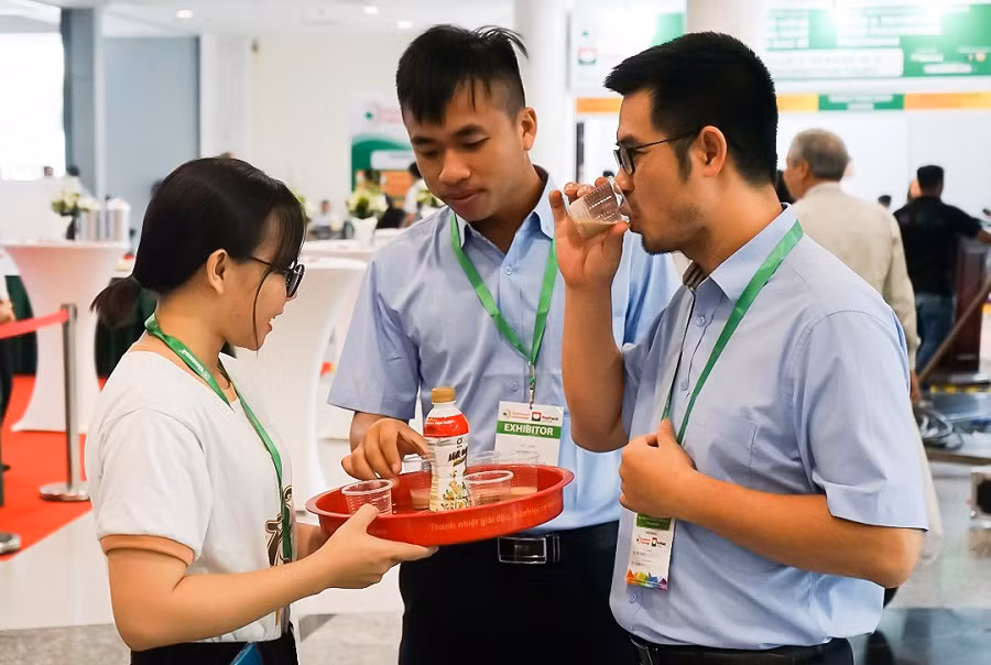 Chuỗi hoạt động giới thiệu sản phẩm của Tân Hiệp Phát tại triển lãm sẽ diễn ra từ nay đến hết ngày 10/08/2019. Chuỗi hoạt động giới thiệu sản phẩm của Tân Hiệp Phát tại triển lãm sẽ diễn ra từ nay đến hết ngày 10/08/2019.