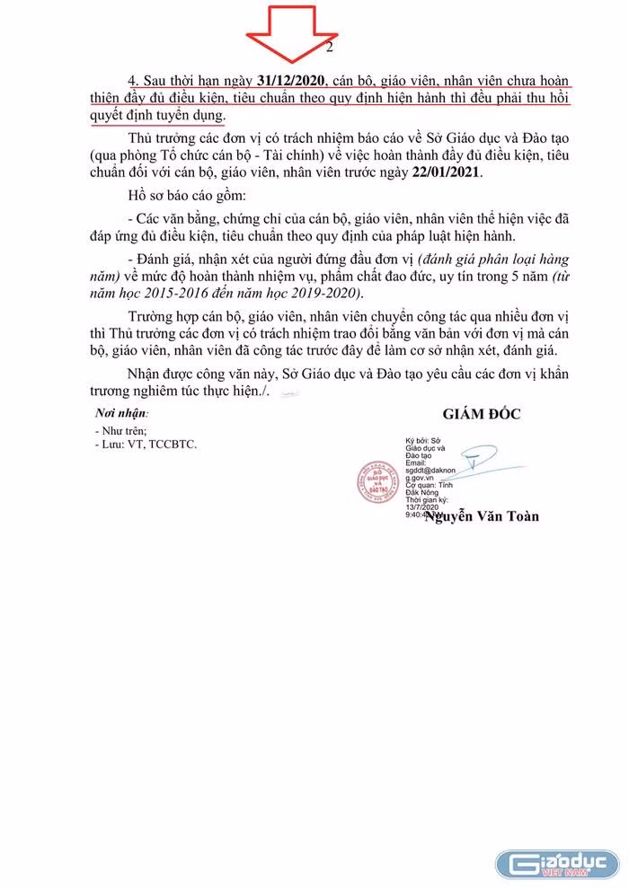Công văn này đã buộc thầy cô thiếu chứng chỉ đi học (ảnh do thầy cô cung cấp).