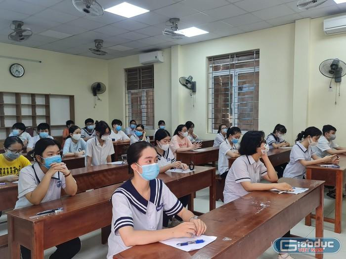Trường học lấy 5 môn 10 điểm thì chất lượng thật sẽ đáng báo động (Ảnh minh họa Lã Tiến) Trường học lấy 5 môn 10 điểm thì chất lượng thật sẽ đáng báo động (Ảnh minh họa Lã Tiến)