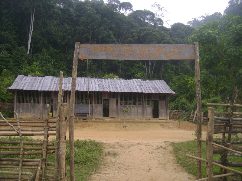Điểm lẻ Nhọt Kho, Trường tiểu học Bắc Lý 2, xã Bắc Lý, huyện Kỳ Sơn, Nghệ An đang có 48 học sinh của con em đồng bào dân tộc Mông theo học Điểm lẻ Nhọt Kho, Trường tiểu học Bắc Lý 2, xã Bắc Lý, huyện Kỳ Sơn, Nghệ An đang có 48 học sinh của con em đồng bào dân tộc Mông theo học