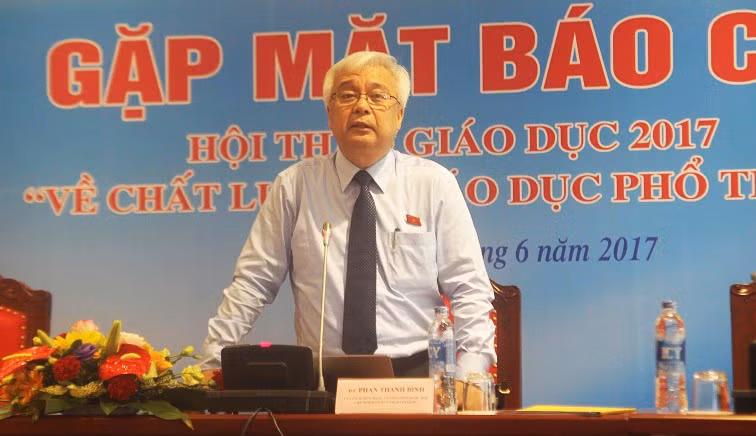Ông Phan Thanh Bình - Chủ nhiệm Ủy ban Văn hóa, Giáo dục, Thanh niên, Thiếu niên và Nhi đồng Quốc hội chủ trì họp báo (Ảnh: Thùy Linh) Ông Phan Thanh Bình - Chủ nhiệm Ủy ban Văn hóa, Giáo dục, Thanh niên, Thiếu niên và Nhi đồng Quốc hội chủ trì họp báo (Ảnh: Thùy Linh)
