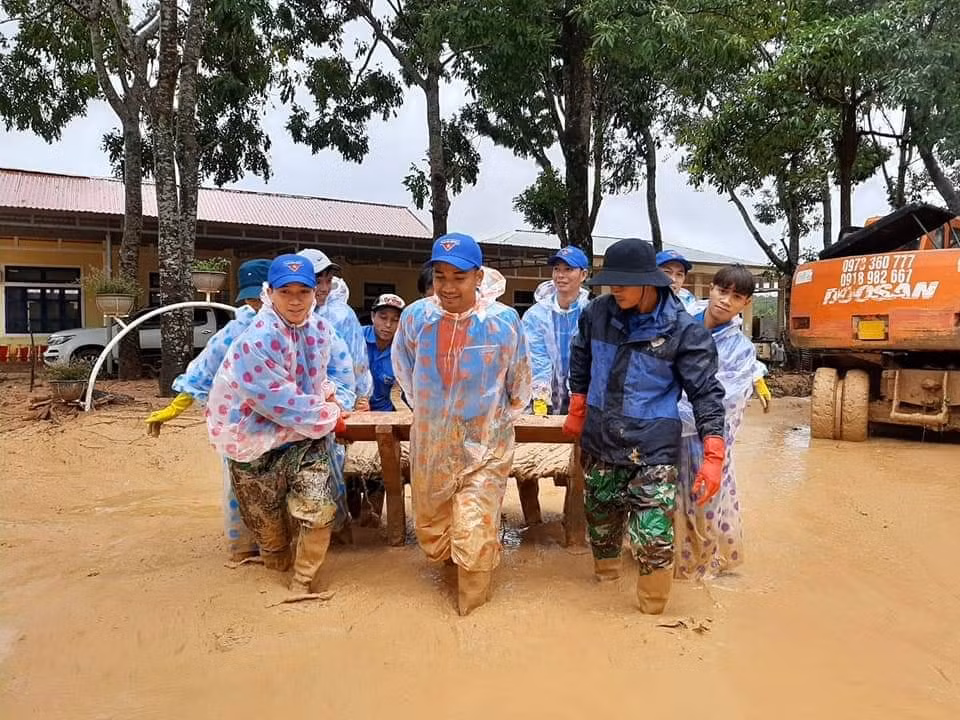 Chiến dịch tình nguyện của thanh niên Quảng Trị. Chiến dịch tình nguyện của thanh niên Quảng Trị.