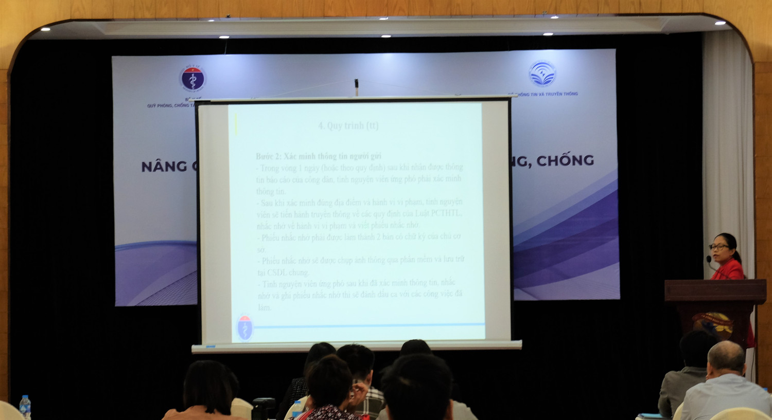 Các chuyên gia đã chỉ ra nhiều vấn đề qua thực tế tuyên truyền Phòng chống tác hại của thuốc lá. Ảnh: LC