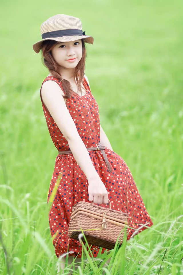 Nguyễn Ngọc Hiền sinh năm 1993, cựu học sinh Trường THPT Bán công Đống Đa, Hà Nội. <<HOT GIRL CẨM TÚ ĐẸP LÃNG MẠN TRONG SẮC MÀU HOA CỎ <<NGỠ NGÀNG HOT GIRL CÓ VẺ ĐẸP GIỐNG CA SỸ BẢO THY <<NỮ SINH CĐ DU LỊCH ĐẸP DỊU DÀNG TRONG NẮNG THU <<VẺ ĐẸP KIÊU SA CỦA HOT GIRL CĐ TRUYỀN HÌNH HÀ NỘI Nguyễn Ngọc Hiền sinh năm 1993, cựu học sinh Trường THPT Bán công Đống Đa, Hà Nội. <<HOT GIRL CẨM TÚ ĐẸP LÃNG MẠN TRONG SẮC MÀU HOA CỎ <<NGỠ NGÀNG HOT GIRL CÓ VẺ ĐẸP GIỐNG CA SỸ BẢO THY <<NỮ SINH CĐ DU LỊCH ĐẸP DỊU DÀNG TRONG NẮNG THU <<VẺ ĐẸP KIÊU SA CỦA HOT GIRL CĐ TRUYỀN HÌNH HÀ NỘI