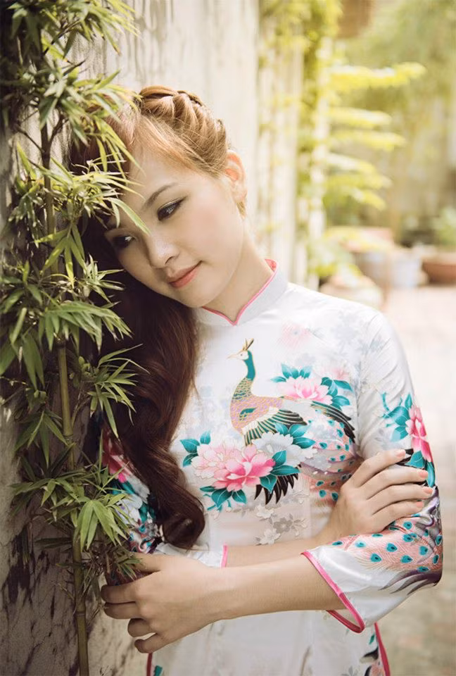 Câu nói Thu rất tâm đắc: "Cuộc sống có nhiều lựa chọn nên hãy chọn niềm vui" , thời gian không chờ đợi bất kì ai và tuổi trẻ, sức trẻ của mỗi con người thì chỉ đến một lần nên hãy tận dụng và sống hết mình, bỏ qua những ích kỉ bản thân, những toan tính ... để sống thoải mái nhất, tươi vui nhất và hết mình nhất". <<NGẨN NGƠ TRƯỚC STYLE DỄ THƯƠNG CỦA HƯƠNG ZINNIE <<HOTGIRL THANH THỦY ƯỚC MƠ LÀM CÔ GIÁO <<NÉT HỒN NHIÊN TINH NGHỊCH CỦA NỮ DIỄN VIÊN NHÍ HÀ ANH <<Á KHÔI CĐ TÀI CHÍNH - HẢI QUAN ĐẸP LÃNG MẠN TRONG SẮC TÍM <<HOT GIRL CẨM TÚ ĐẸP LÃNG MẠN TRONG SẮC MÀU HOA CỎ