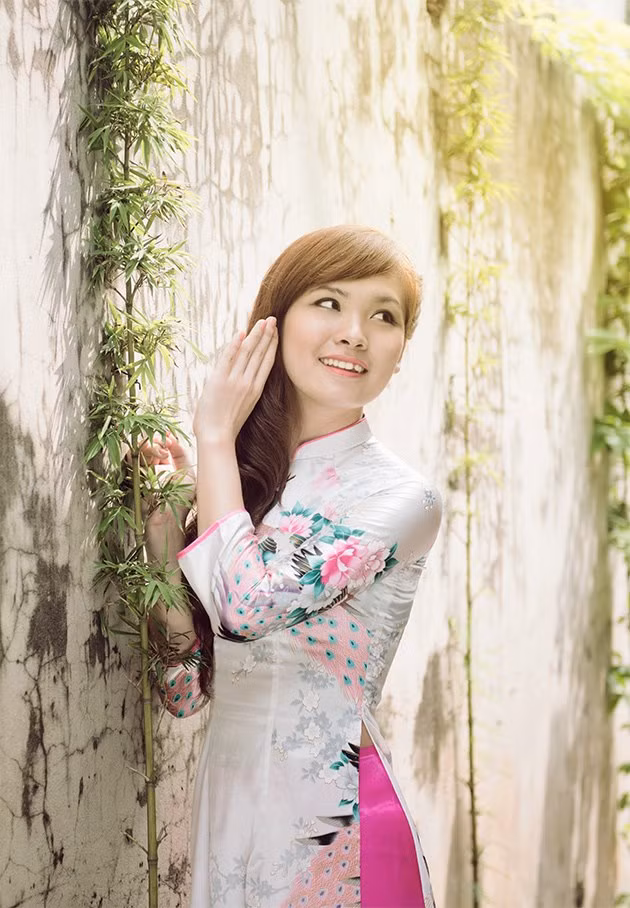 Phương Thu đang tham gia vào các câu lạc bộ của hội sinh viên Phú Thọ, ngoài ra Thu cũng đang kinh doanh thời trang online và làm cô chủ nhỏ cho shop thời trang nhỏ xinh tại gia của mình. <<NGẨN NGƠ TRƯỚC STYLE DỄ THƯƠNG CỦA HƯƠNG ZINNIE <<HOTGIRL THANH THỦY ƯỚC MƠ LÀM CÔ GIÁO <<NÉT HỒN NHIÊN TINH NGHỊCH CỦA NỮ DIỄN VIÊN NHÍ HÀ ANH <<Á KHÔI CĐ TÀI CHÍNH - HẢI QUAN ĐẸP LÃNG MẠN TRONG SẮC TÍM <<HOT GIRL CẨM TÚ ĐẸP LÃNG MẠN TRONG SẮC MÀU HOA CỎ