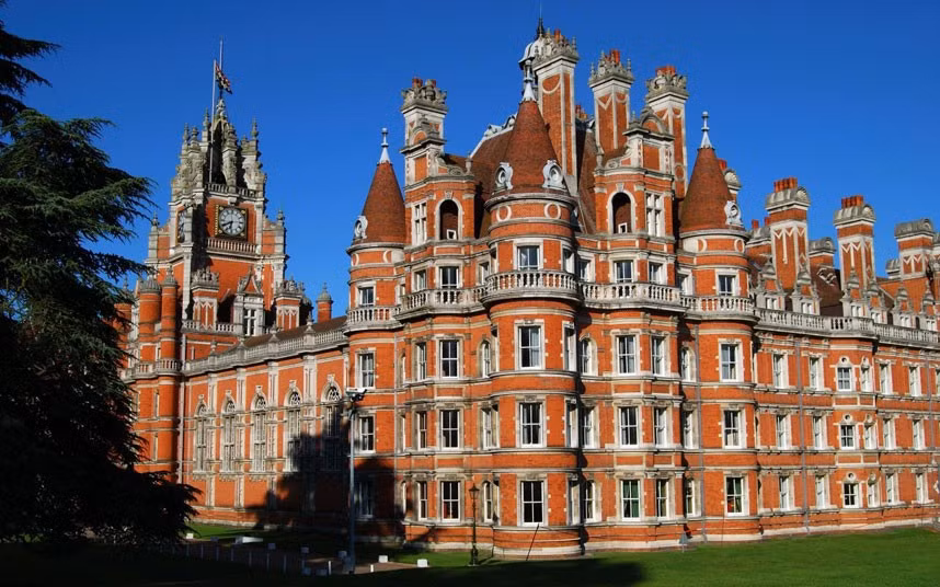 Một phần của Đại học London, thiết kế đẹp mặt và là một công trình hơi hướng cổ rất được chú ý. >>Chùm ảnh:Học sinh 5 nước tranh tài trong ngày hội Robotics 2012 >>Hoa khôi các trường Đại học, Cao đẳng >>Ngôi sao học đường