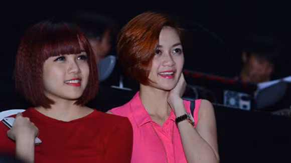 2 chị em Thiều Bảo Trang.