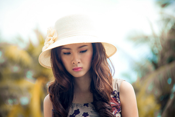 Có kinh nghiệm tham gia nhiều phim truyền hình, Phương Trinh diễn xuất tự nhiên trong phim điện ảnh hè 2013. Nhân vật của cô đóng vai trò quan trọng, là đầu mối để lần ra những nút thắt đầy bí ẩn.