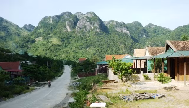 Xã Trường Sơn, nơi rỗ tin đồn có 2 cây sưa ở hang Tu Lồ Ô bị đốn hạ cách đây hơn 1 tháng.