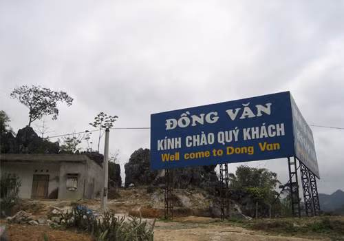 Hàng loạt pano viết "Well come" thay vì "Welcome".
