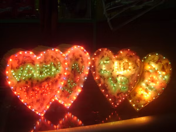 Và đây trở thành những món hàng độc trong ngày lễ Valentine