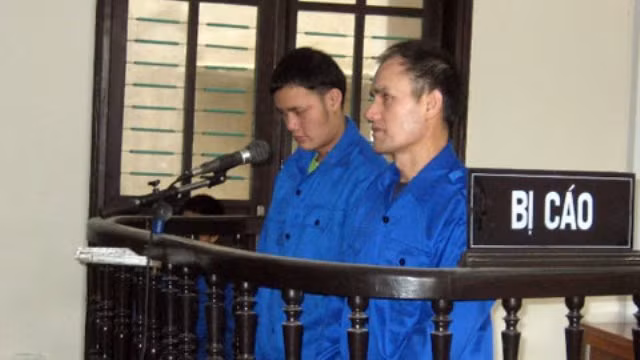 2 cha con trùm vận chuyển ma túy Già Nềnh Thông và Già Bá Dềnh, ( trú tại xã Na Ngoi (huyện Kỳ Sơn, Nghệ An) 2 cha con trùm vận chuyển ma túy Già Nềnh Thông và Già Bá Dềnh, ( trú tại xã Na Ngoi (huyện Kỳ Sơn, Nghệ An)