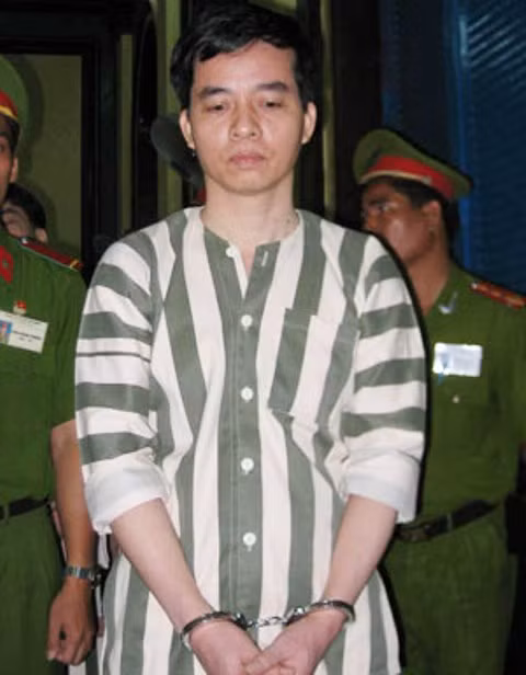 Ông trùm của tập đoàn ma túy lớn nhất nước bị bắt từ trước đến nay Nguyễn Văn Hải tức Hải "Luận" quê tại xã Hưng Long, Hưng Nguyên, Nghệ An.Trong quá trình hoạt động của mình Hải “Luận” đã tham gia mua bán trên 523kg heroin. Ông trùm của tập đoàn ma túy lớn nhất nước bị bắt từ trước đến nay Nguyễn Văn Hải tức Hải "Luận" quê tại xã Hưng Long, Hưng Nguyên, Nghệ An.Trong quá trình hoạt động của mình Hải “Luận” đã tham gia mua bán trên 523kg heroin.