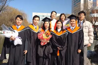 Mỗi năm người dân Việt Nam chi hơn tỷ đô la cho việc đi học ở nước ngoài?. (Ảnh minh họa)