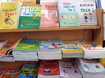 Đến bao giờ mới có chương trình - sách giáo khoa chuẩn?