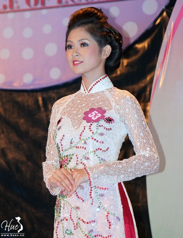 Nguyễn Mỹ Ngân >>Nhan sắc ngọt ngào của Hoa khôi Bích Khanh >>Ngẩn ngơ trước nhan sắc của Mỹ Nhân >> Ngắm vẻ đẹp căng tràn của Lê Hoàng Bảo Trân >>Thục Vy - Á khôi cực xinh trên đất Sài thành >>NGẮM NHAN SẮC MẶN MÀ CỦA HOA KHÔI PHẠM PHƯƠNG THẢO Vẻ đẹp ngọt ngào của hot girl Lilly Luta >> NHAN SẮC YÊU KIỀU CỦA CÁC NỮ DOANH NHÂN TƯƠNG LAI