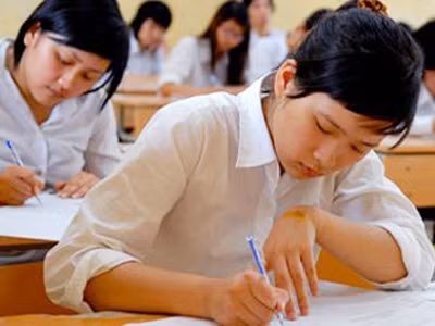 Cảm phục nghị lực của nữ sinh mồ côi người Jarai ảnh 2 Kiến nghị hai điểm