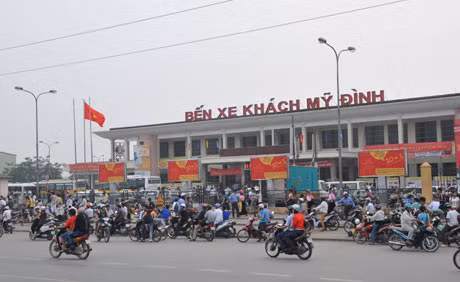 Bến xe Mỹ Đình đang bị quá tải, những ngày cao điểm lên tới 1.400 lượt xe/ngày.