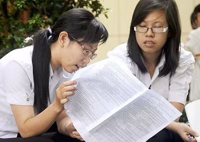Thí sinh dự kỳ thi tuyển sinh đại học - cao đẳng năm 2012. Thí sinh dự kỳ thi tuyển sinh đại học - cao đẳng năm 2012.