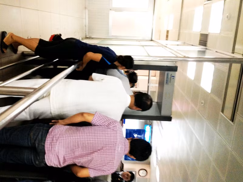 Thời gian để ông bước vào cửa lên máy bay khá chớp nhoáng, khoảng 3 phút.