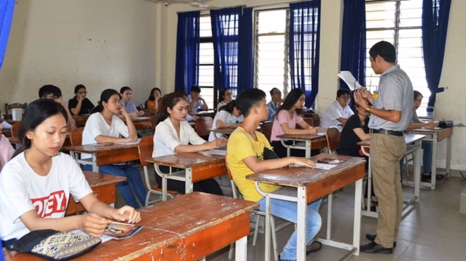 Nhiều trường trung học phổ thông ở Huế đã lên kế hoạch để ôn tập cho học sinh chuẩn bị thi tốt nghiệp trung học phổ thông 2023. Ảnh: AN