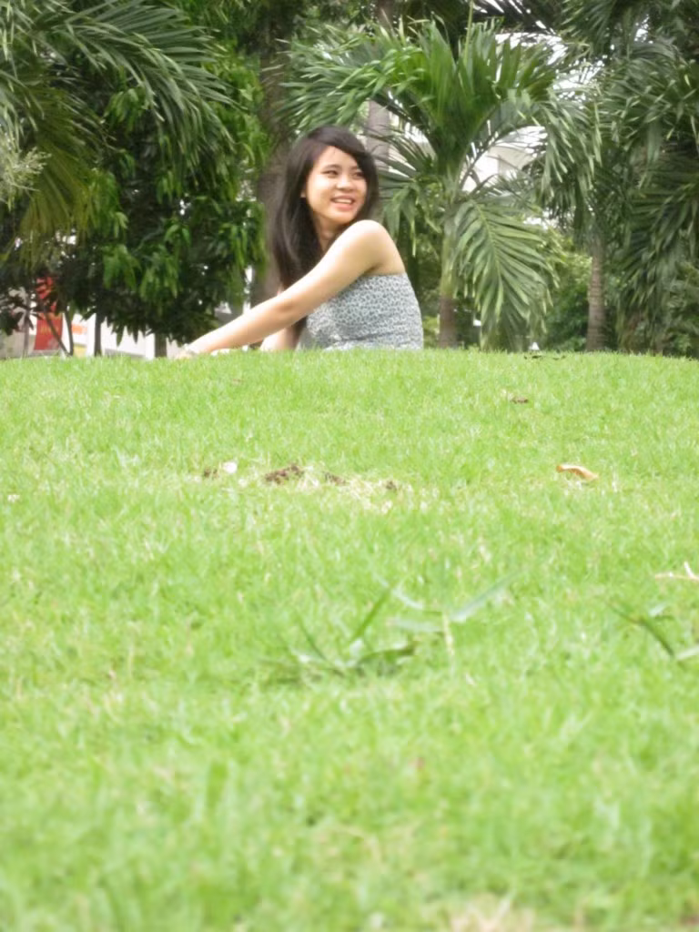 Sở thích của mình là đi du lịch, bóng đá và thời trang.