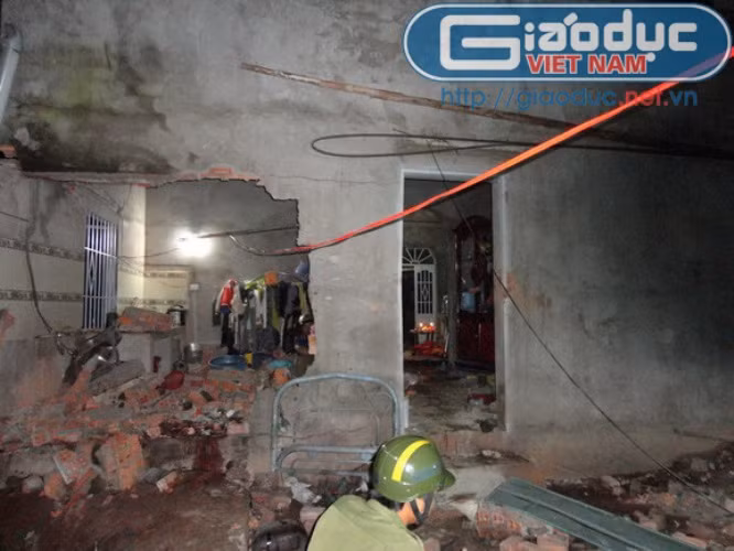 Đêm 15/8, một vụ nổ pháo lớn đã xảy ra làm 2 người chết, 1 người bị thương nặng tại huyện Xuyên Mộc, Bà Rịa – Vũng Tàu. Vụ nổ xảy ra tại nhà anh Trần Khắc Nguyên (ngụ tại tổ 9, ấp 4B, xã Tân Lâm, H.Xuyên Mộc, Bà Rịa-Vũng Tàu). Anh Nguyễn Văn Quỳnh (27 tuổi, anh họ của Nguyên) đem đầu pháo 155mm lượm được tại rừng cây cao su gần nhà cưa đầu đạn lấy thuốc nổ.