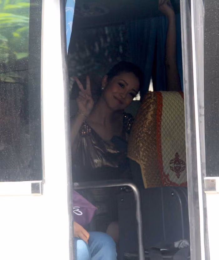 Ngay sau khi chương trình kết thúc, cô lập tức lên trở về Hà Nội. Ngay sau khi chương trình kết thúc, cô lập tức lên trở về Hà Nội.