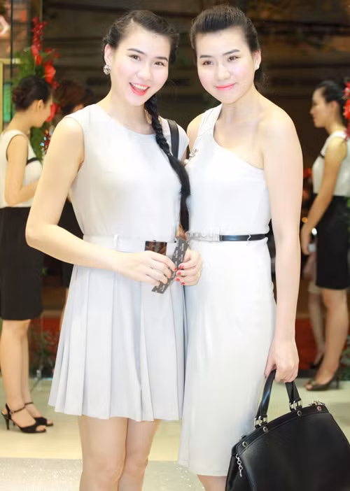 Cặp người mẫu Huyền Thư - Thư Huyền Cặp người mẫu Huyền Thư - Thư Huyền