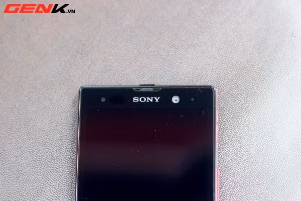 Camera trước 1,3 megapixel.