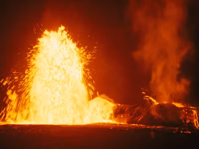 Núi lửa Mauna Loa thuộc bang Hawaii của Mỹ là nơi được tạo nên bởi những đảo núi lửa liên tiếp. Mauna Loa cũng là núi lửa hoạt động thường xuyên nhất thế giới. Núi lửa Mauna Loa thuộc bang Hawaii của Mỹ là nơi được tạo nên bởi những đảo núi lửa liên tiếp. Mauna Loa cũng là núi lửa hoạt động thường xuyên nhất thế giới.