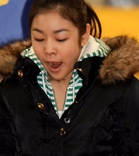 Nữ hoàng trượt băng Kim Yuna thường xuyên bị bắt gặp ngáp vặt nhất. Nữ hoàng trượt băng Kim Yuna thường xuyên bị bắt gặp ngáp vặt nhất.