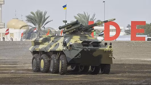 BTR-3E1 lắp động cơ diesel UTD-20 ở đuôi xe kết hợp hộp số cơ khí cho phép đạt tốc độ 95km/h trên đường bằng, tầm hoạt động 850km. Đặc biệt, trong khoang động cơ có thêm hệ thống cứu hỏa tự động. Xe bọc thép bánh lốp BTR-3E1 chở được 6 lính. BTR-3E1 lắp động cơ diesel UTD-20 ở đuôi xe kết hợp hộp số cơ khí cho phép đạt tốc độ 95km/h trên đường bằng, tầm hoạt động 850km. Đặc biệt, trong khoang động cơ có thêm hệ thống cứu hỏa tự động. Xe bọc thép bánh lốp BTR-3E1 chở được 6 lính.