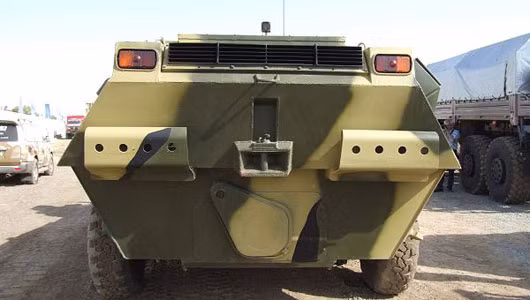 Đặc biệt, BTR-3E1 thiết kế chân vịt ở ngay đuôi xe để lội nước. BTR-3E1 có khả năng bơi trên mặt nước với tốc độ 5km/h. Đặc biệt, BTR-3E1 thiết kế chân vịt ở ngay đuôi xe để lội nước. BTR-3E1 có khả năng bơi trên mặt nước với tốc độ 5km/h.