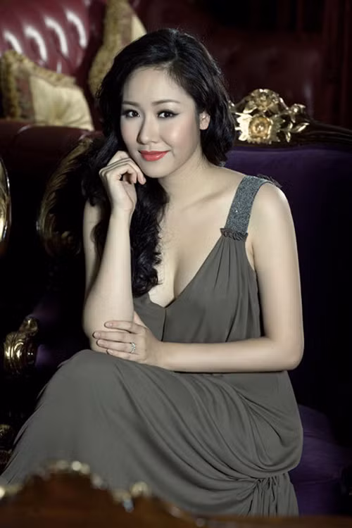 Ngô Phương Lan sở hữu vẻ đẹp phúc hậu và cặp tuyết lê tròn đầy đáng mơ ước