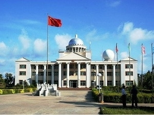 Tòa nhà mà Trung Quốc xây dựng trái phép trên đảo Phú Lâm, thuộc huyện đảo Hoàng Sa, thuộc quyền quản lý của thành phố Đà Nẵng, Việt Nam. Tòa nhà mà Trung Quốc xây dựng trái phép trên đảo Phú Lâm, thuộc huyện đảo Hoàng Sa, thuộc quyền quản lý của thành phố Đà Nẵng, Việt Nam.