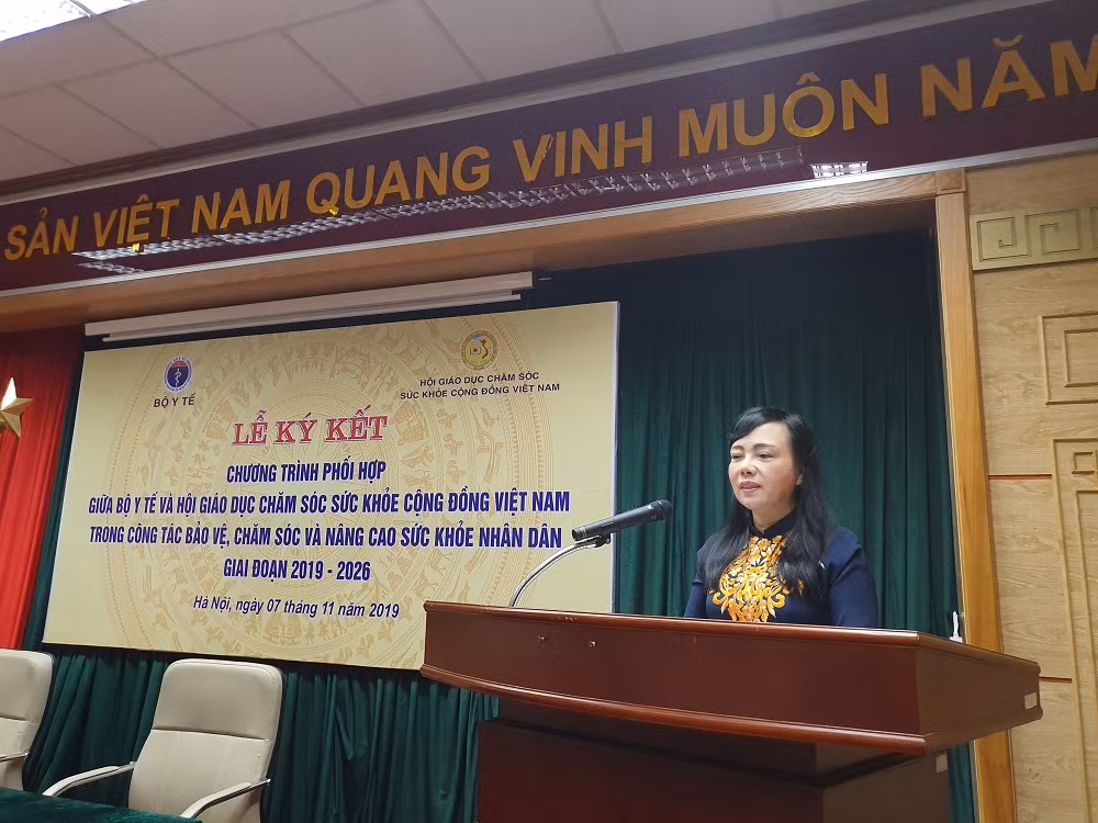 Bộ trưởng Nguyễn Thị Kim Tiến phát biểu tại buổi lễ. Bộ trưởng Nguyễn Thị Kim Tiến phát biểu tại buổi lễ.