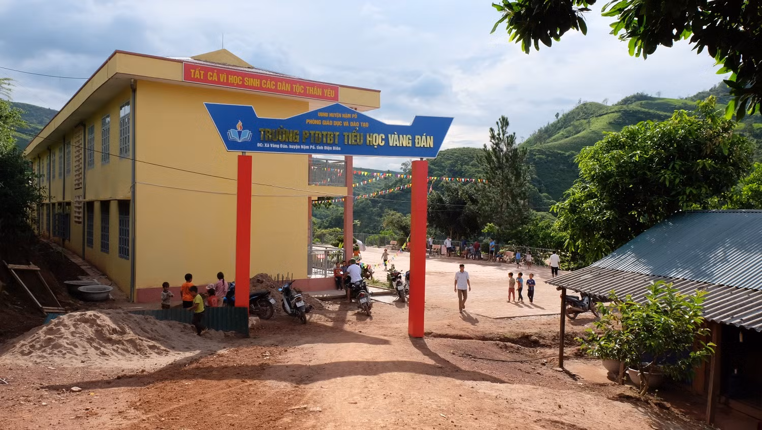 Trường phổ thông dân tộc bán trú Tiểu học Vàng Đán hôm nay. Ảnh LC