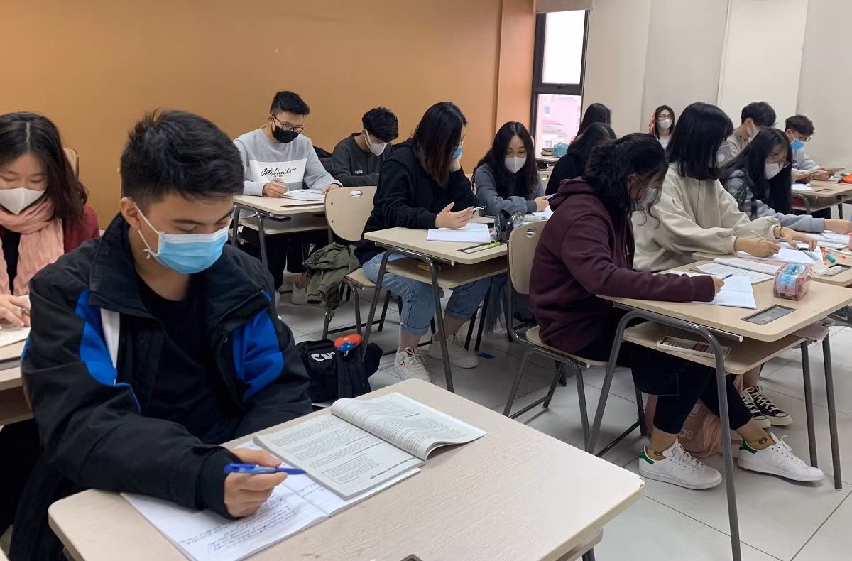 Tính đến 9h00 ngày 3/2, đã có 32 tỉnh/thành phố báo cáo Bộ Giáo dục và Đào tạo về việc quyết định cho học sinh nghỉ học để phòng virus corona. (Ảnh: Thùy Linh)