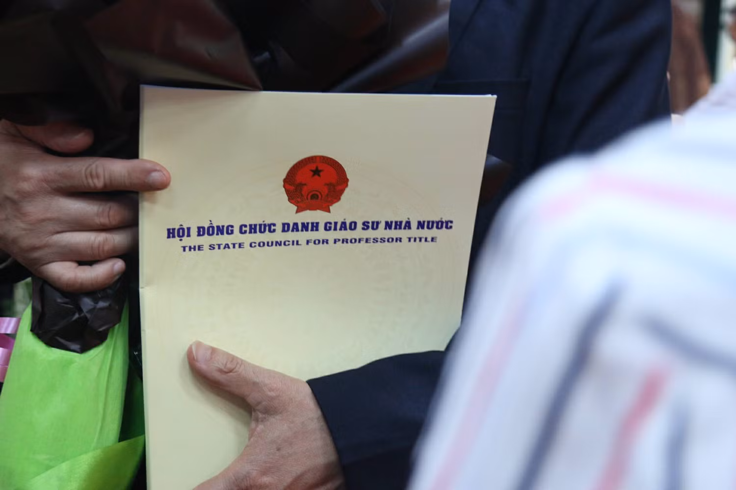 Thầy Dong băn khoăn, sợ gì mà không công khai lý lịch khoa học của Chủ tịch Hội đồng Giáo sư nhà nước? (Ảnh minh họa: Nguồn VTC)