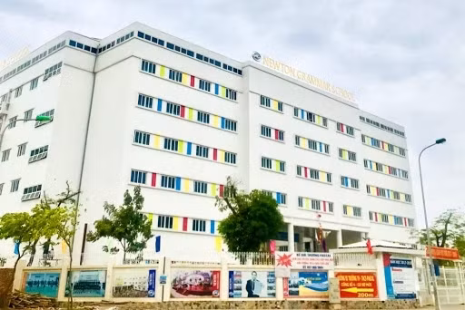 Trường Newton cho phép học sinh từ khối 6 đến khối 11 học online tại nhà (Ảnh website nhà trường)