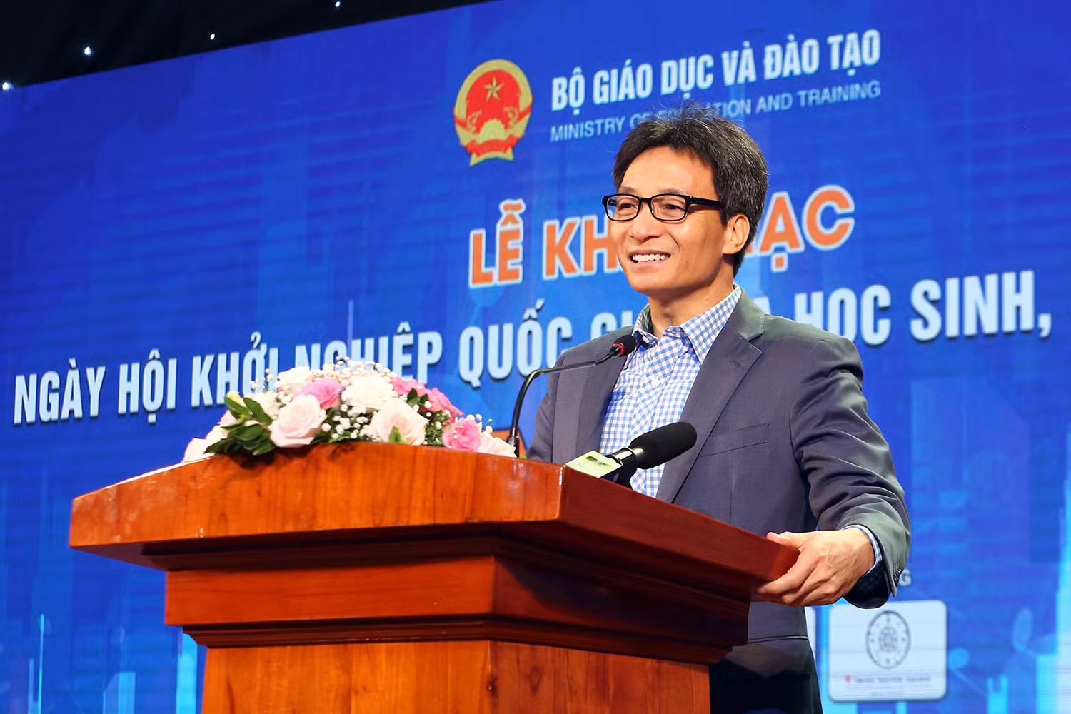 Phó Thủ tướng Vũ Đức Đam: Sáng tạo là của cá nhân nhưng kết nối với nhau thì càng có ý nghĩa lớn hơn và cổ vũ thêm nhiều sáng tạo mới. Ảnh: VGP/Đình Nam Phó Thủ tướng Vũ Đức Đam: Sáng tạo là của cá nhân nhưng kết nối với nhau thì càng có ý nghĩa lớn hơn và cổ vũ thêm nhiều sáng tạo mới. Ảnh: VGP/Đình Nam