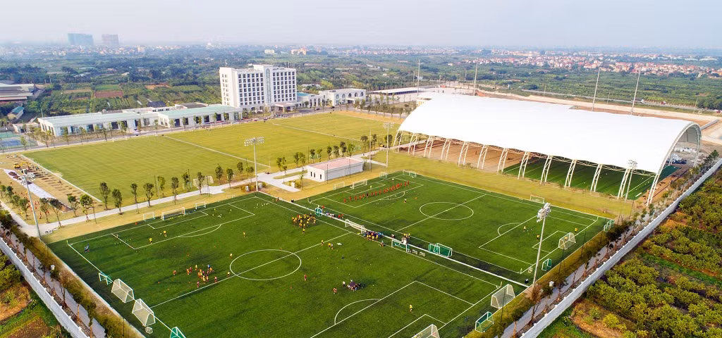 PVF với cơ sở vật chất hiện đại hàng đầu Đông Nam Á sẽ tiếp tục đẩy mạnh các công tác hỗ trợ đã thực hiện thời gian qua, mở rộng thêm một số hoạt động hỗ trợ trong thời gian tới theo kế hoạch của VFF. PVF với cơ sở vật chất hiện đại hàng đầu Đông Nam Á sẽ tiếp tục đẩy mạnh các công tác hỗ trợ đã thực hiện thời gian qua, mở rộng thêm một số hoạt động hỗ trợ trong thời gian tới theo kế hoạch của VFF.