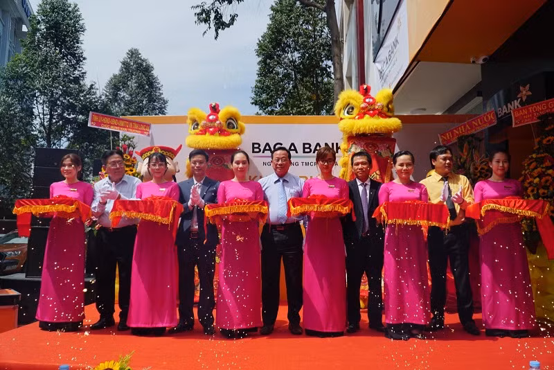Nghi lễ cắt băng khai trương BAC A BANK Chi nhánh Long An.